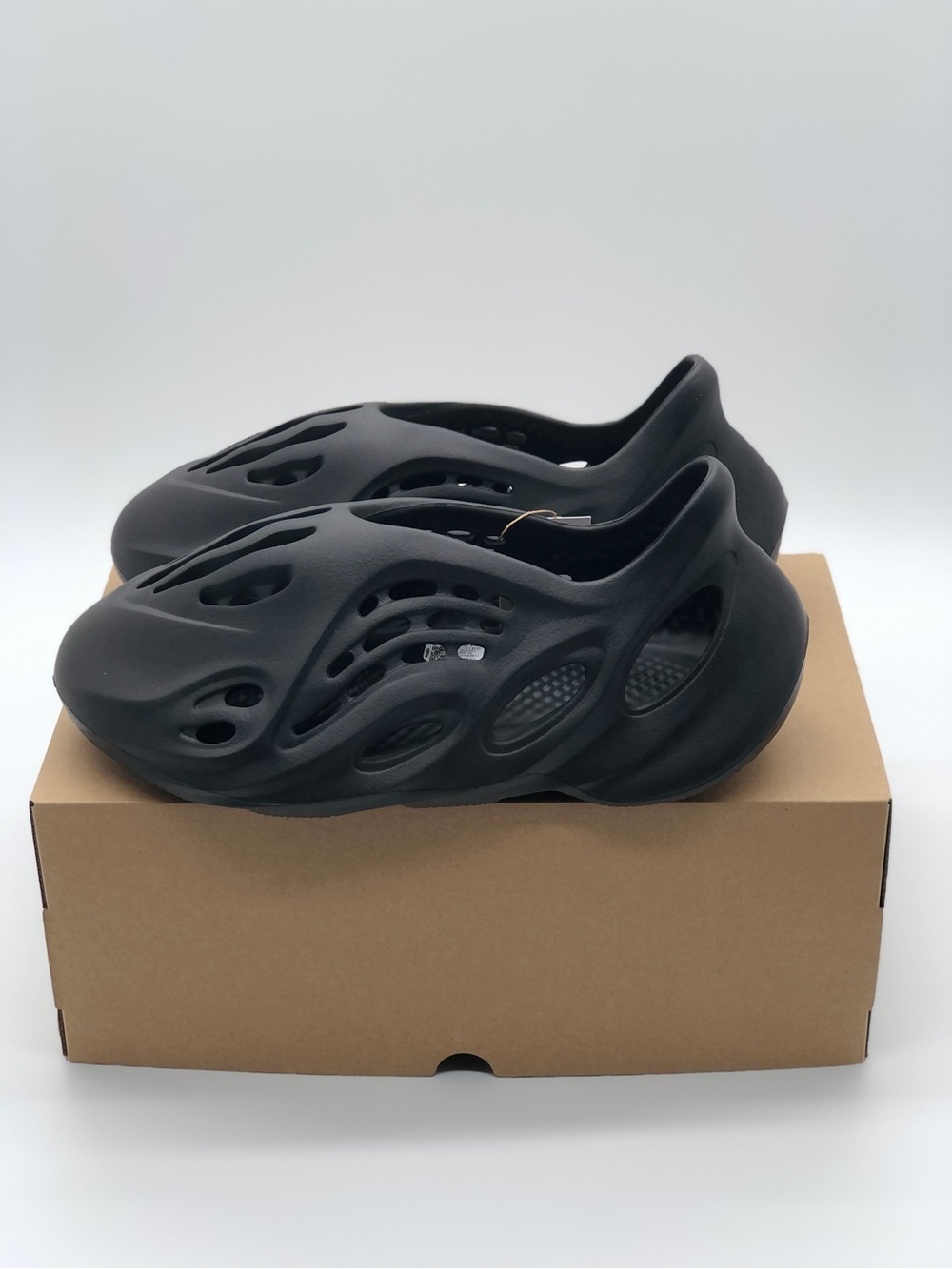Adidas Yeezy Foam Runner Onyx Brand New In Box (DS / BNIB) Size 10 Men
